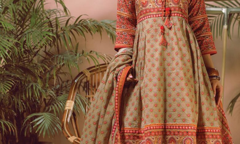 Pakistani Clothes Specialties and Features